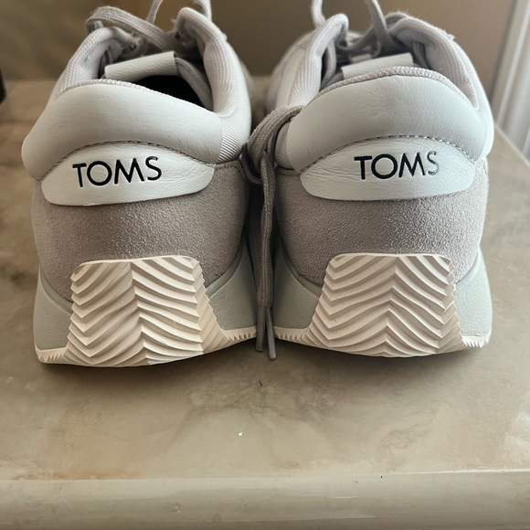 New Shoe never worn - Picture 2 of 4